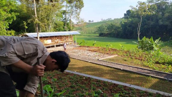 Pesantren Alam Solusi Problem Masa Depan?